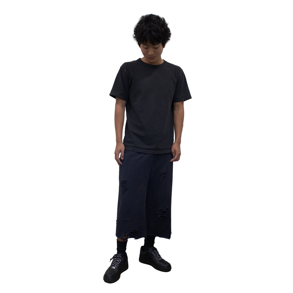 Capri Sweat Shorts Black Distressed (L)